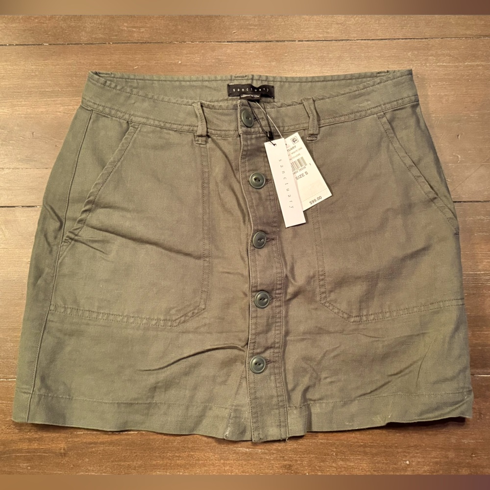 Sanctuary “Return to Love” 5 button shorts Size S